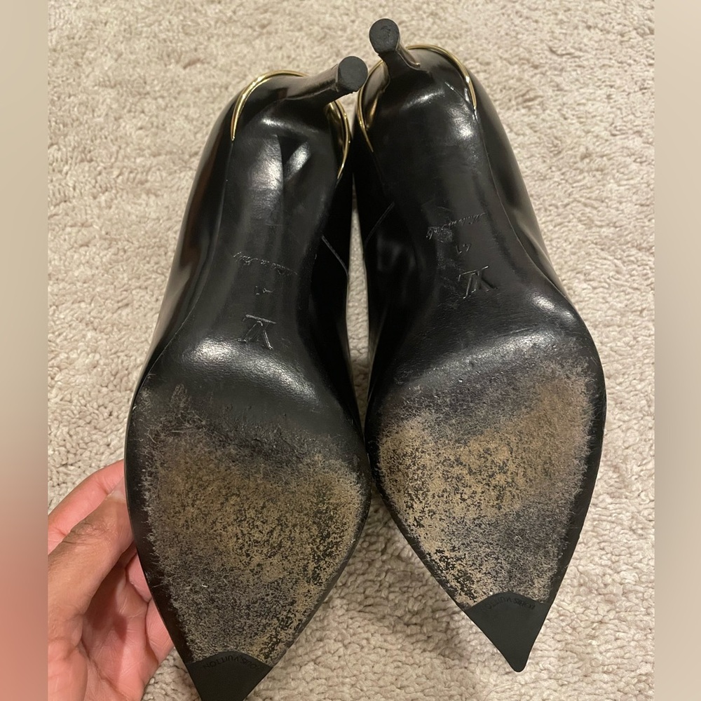 Louis Vuitton Black Pump - Picture 6 of 6